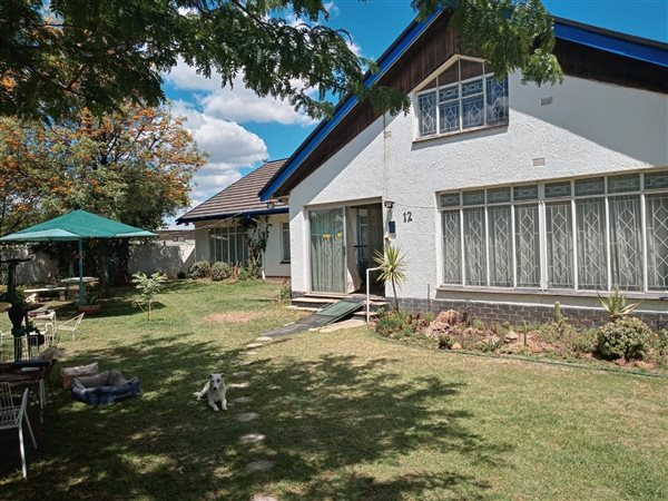 5 Bedroom House 5 Bedroom House