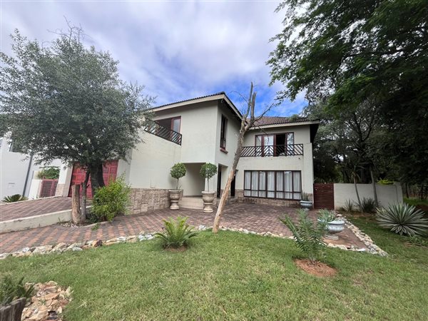5 Bedroom House 5 Bedroom House