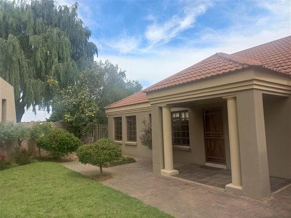 5 Bedroom House 5 Bedroom House