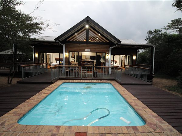 374 m² Commercial space 374 m² Commercial space