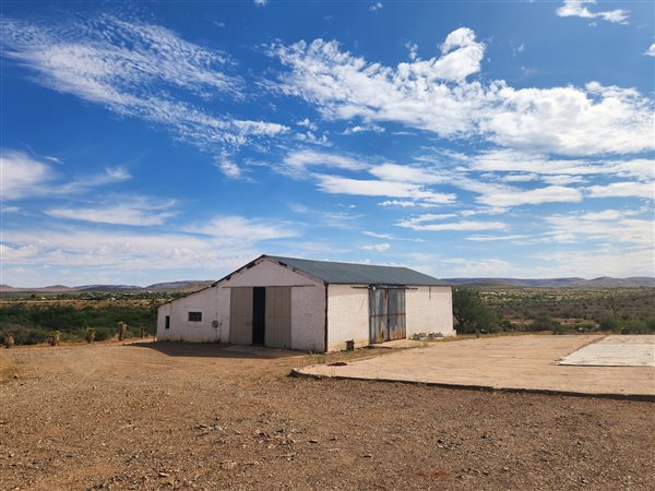 25.7 ha Smallholding 25.7 ha Smallholding
