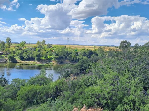 1.5 ha Smallholding 1.5 ha Smallholding