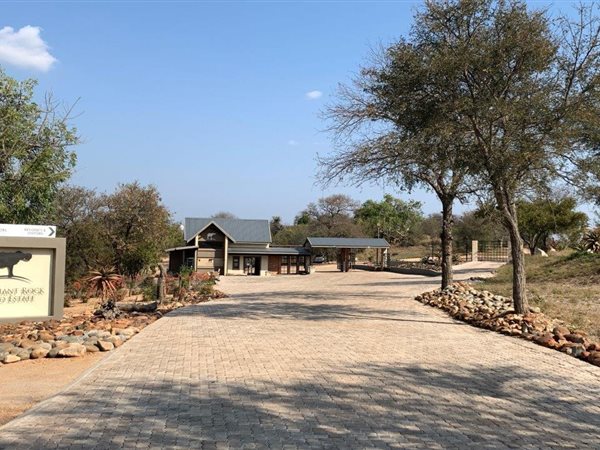 2 400 m² Land 2 400 m² Land