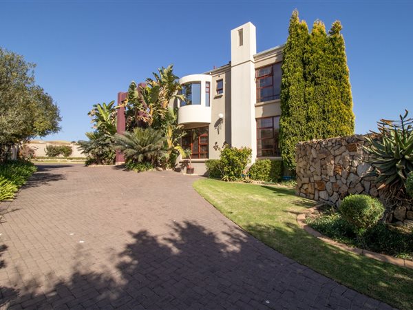 3 Bedroom House 3 Bedroom House