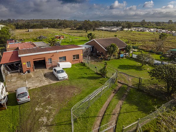 2.1 ha Smallholding 2.1 ha Smallholding
