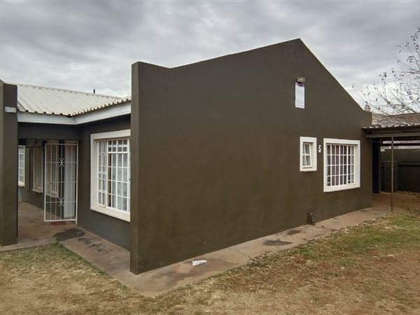 3 Bedroom House 3 Bedroom House