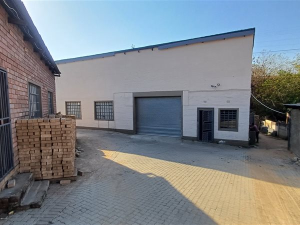360 m² Industrial space 360 m² Industrial space