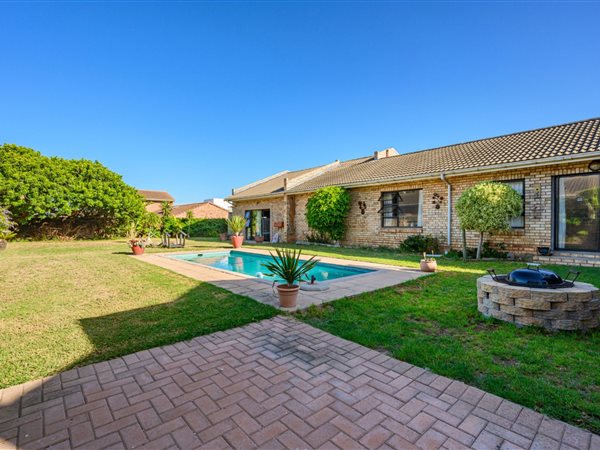 4 Bedroom House 4 Bedroom House