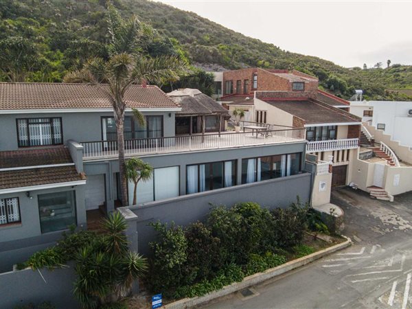 5 Bedroom House 5 Bedroom House