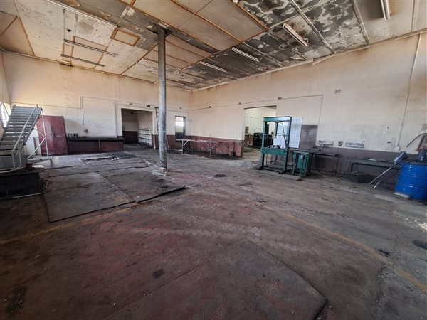 2 550 m² Industrial space 2 550 m² Industrial space