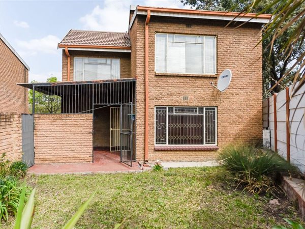 3 Bedroom Duplex 3 Bedroom Duplex