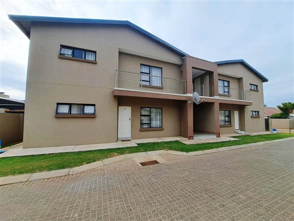 3 Bedroom Townhouse 3 Bedroom Townhouse