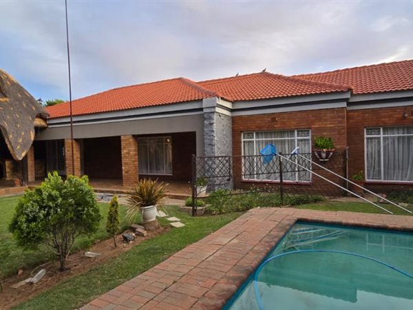 3 Bedroom House 3 Bedroom House