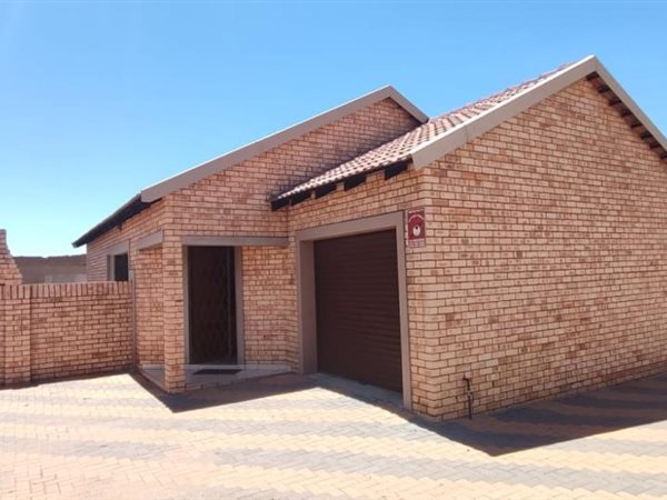 2 Bedroom Townhouse 2 Bedroom Townhouse