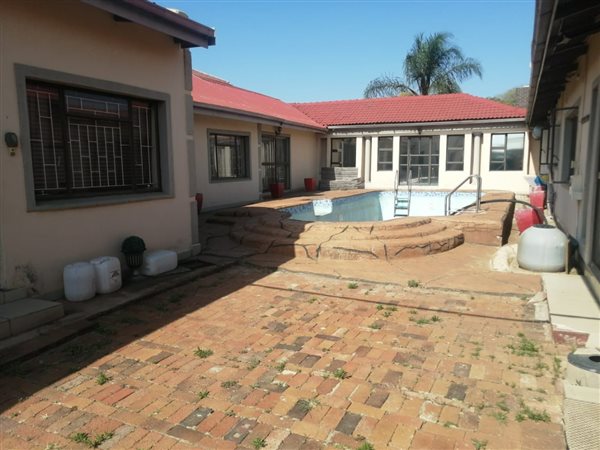 9 Bedroom House 9 Bedroom House