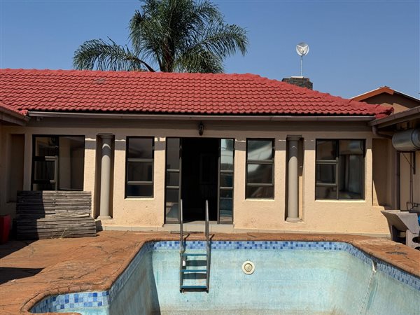 9 Bedroom House 9 Bedroom House