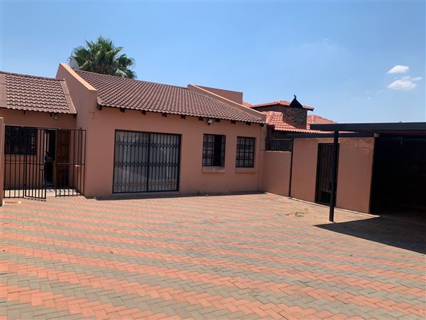 3 Bedroom House 3 Bedroom House
