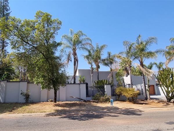 4 Bedroom House 4 Bedroom House