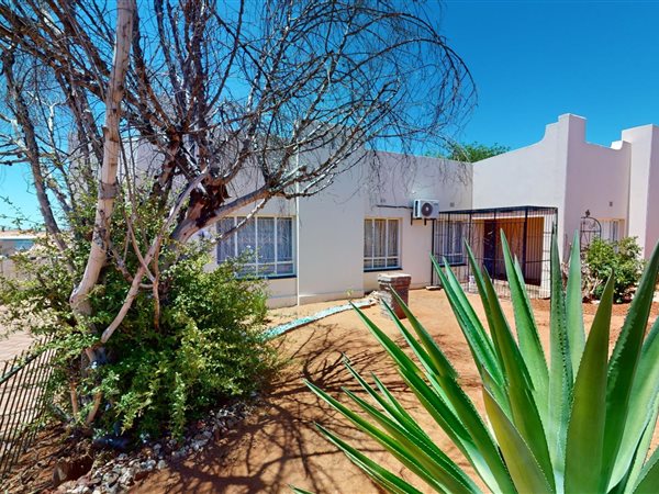 4 Bedroom House 4 Bedroom House