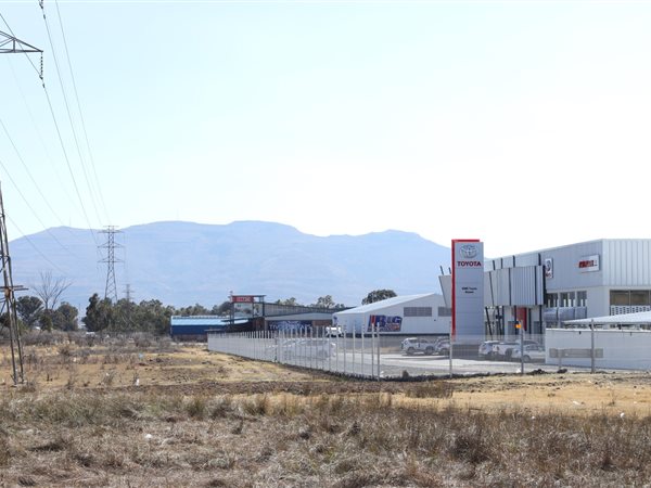 4 900 m² Land 4 900 m² Land
