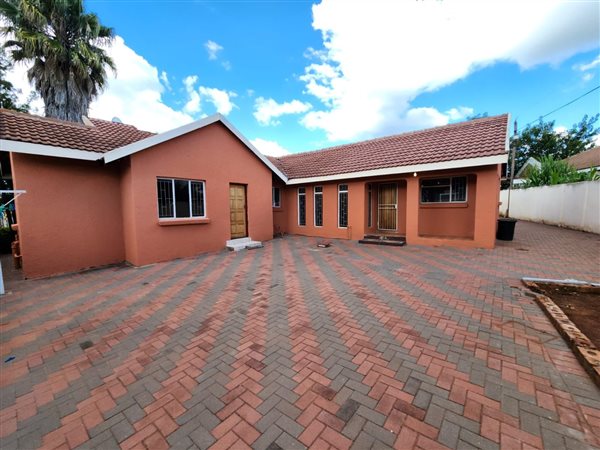 3 Bedroom House 3 Bedroom House