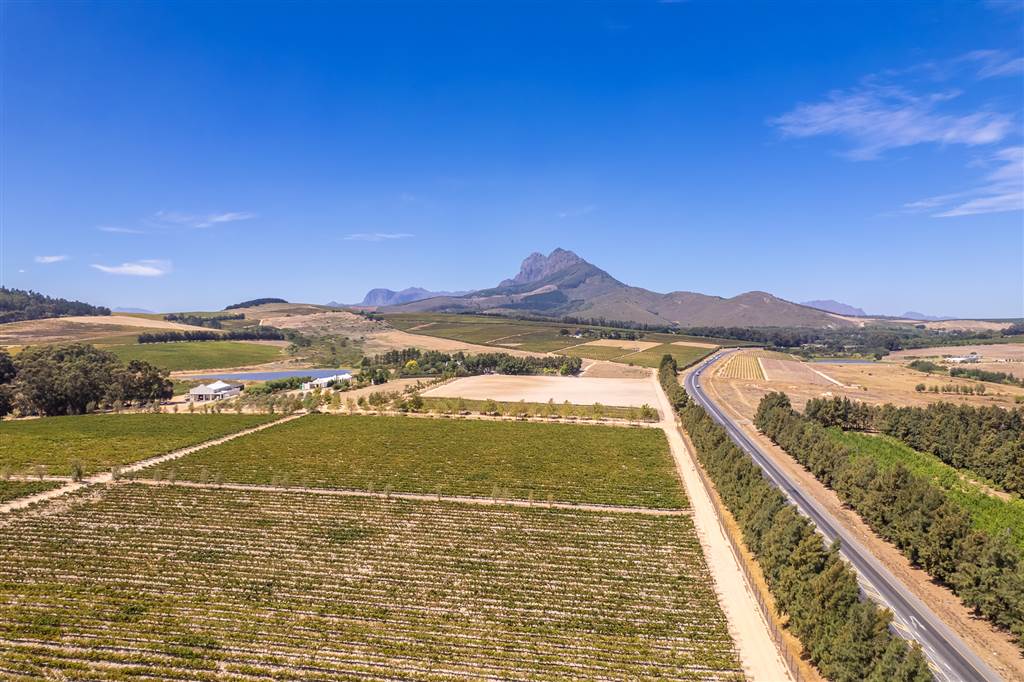 797 m² Land