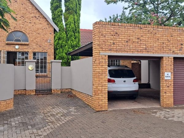 4 Bedroom Townhouse 4 Bedroom Townhouse