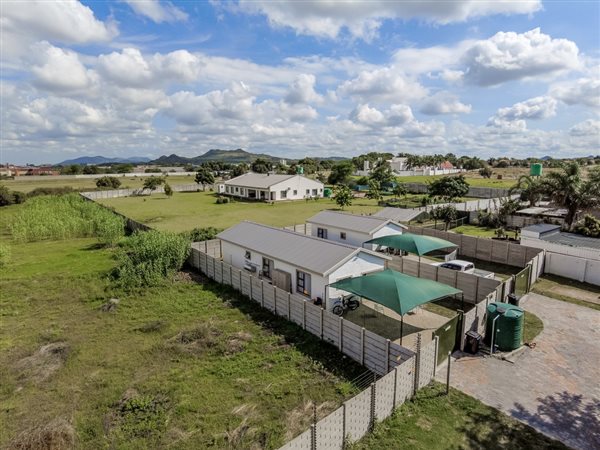 8.9 ha Smallholding 8.9 ha Smallholding