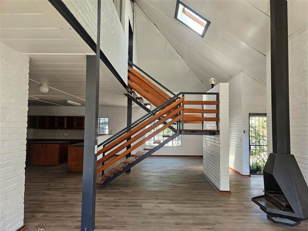 6 Bedroom House 6 Bedroom House