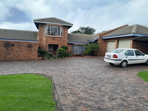 9 Bedroom House 9 Bedroom House