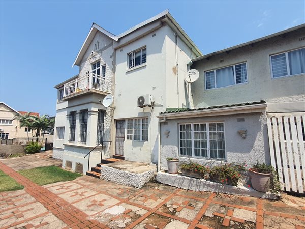 3 Bedroom Townhouse 3 Bedroom Townhouse