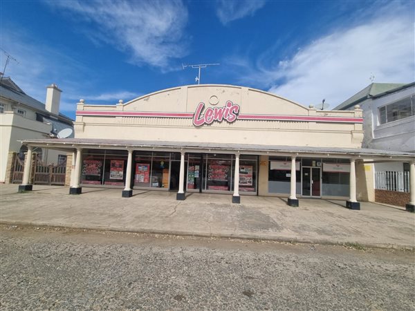 380  m² Retail Space