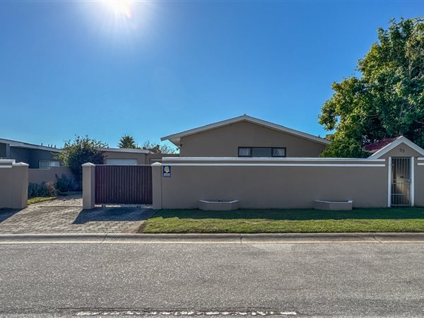 4 Bedroom House 4 Bedroom House