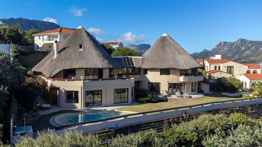 5 Bedroom House