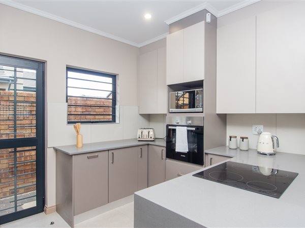 2 Bedroom House 2 Bedroom House
