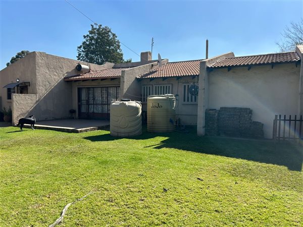 4 Bedroom House 4 Bedroom House