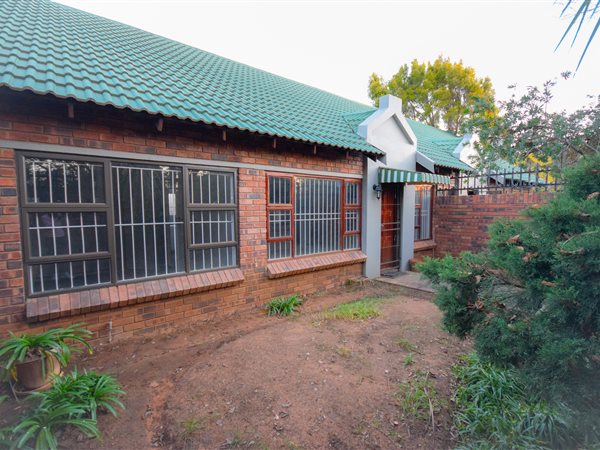 2 Bedroom Townhouse 2 Bedroom Townhouse