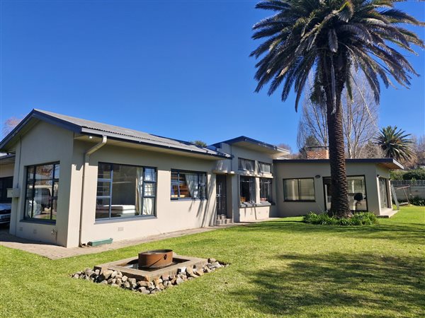 4 Bedroom House 4 Bedroom House