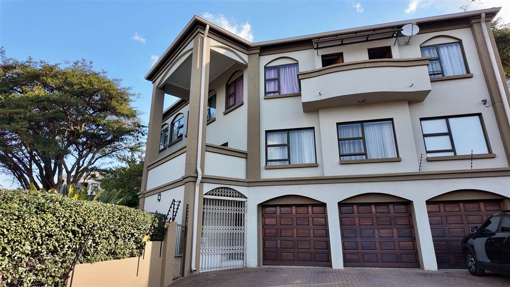 5 Bedroom House