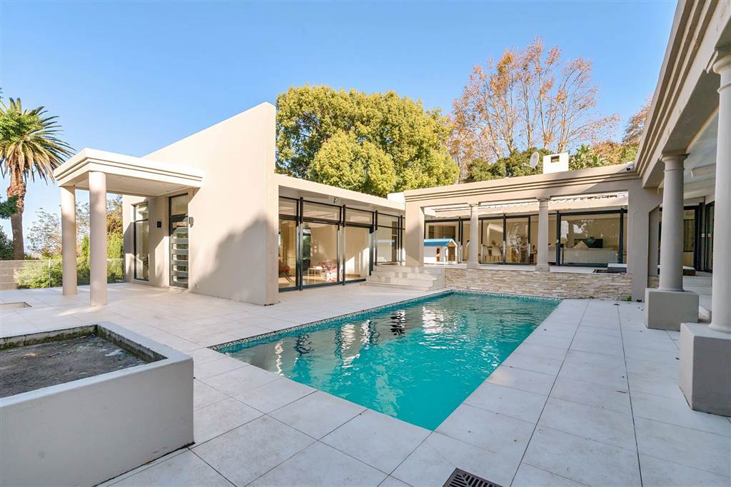 5 Bedroom House