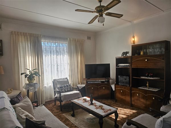 4 Bedroom House 4 Bedroom House