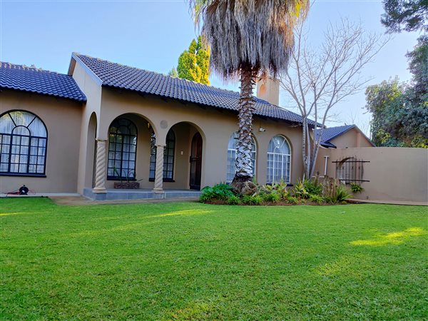 5 Bedroom House 5 Bedroom House