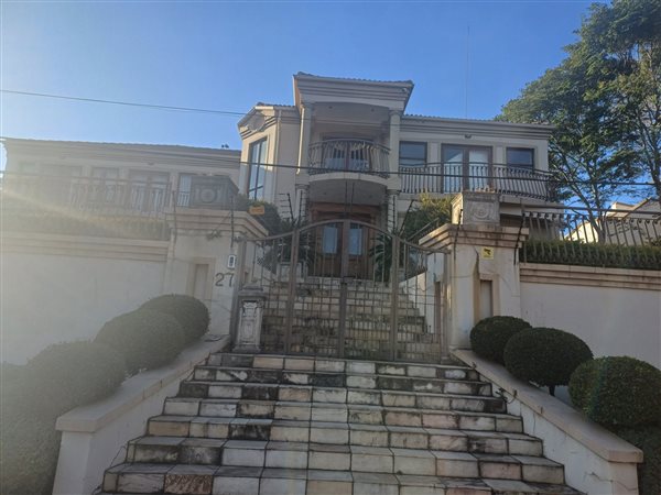 5 Bedroom House