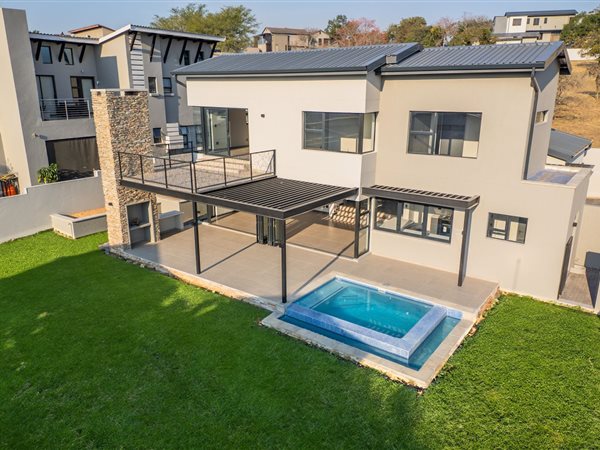 4 Bedroom House 4 Bedroom House
