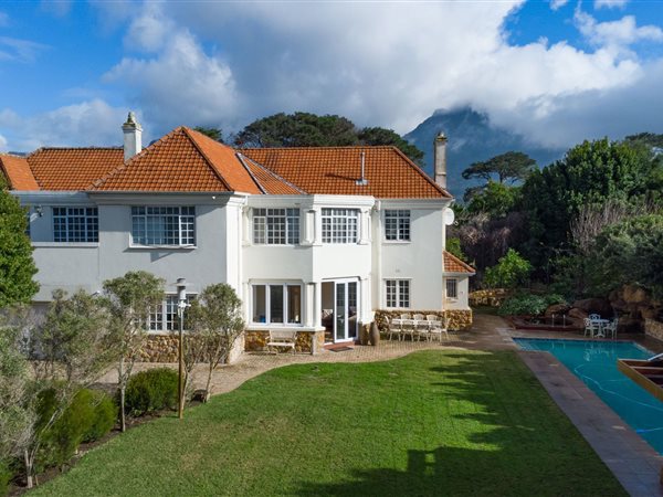 6 Bedroom House 6 Bedroom House