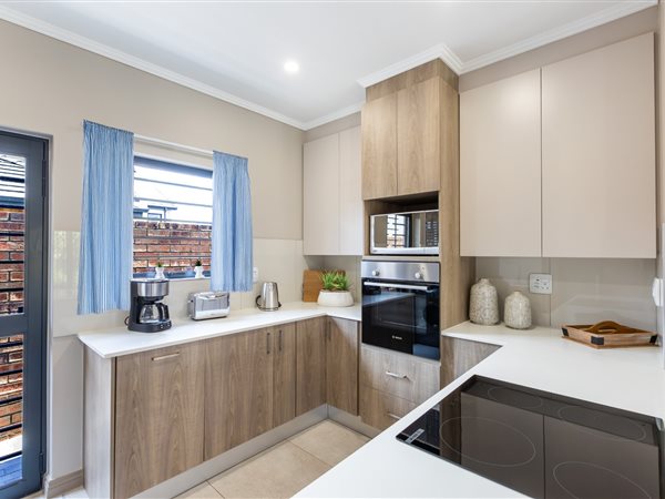 2 Bedroom Simplex 2 Bedroom Simplex
