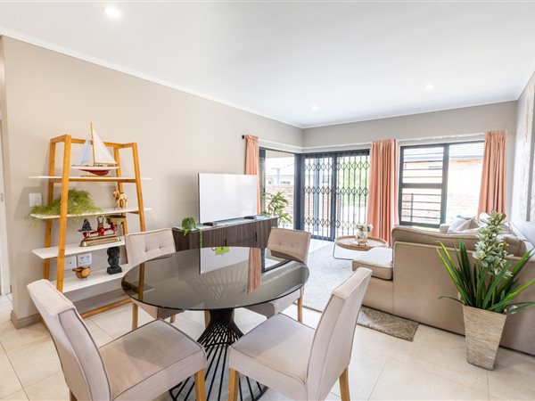 2 Bedroom Simplex 2 Bedroom Simplex