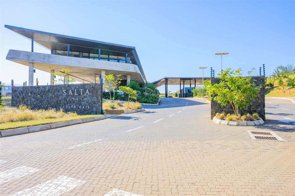 857 m² Land