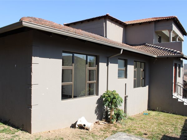 5 Bedroom House 5 Bedroom House