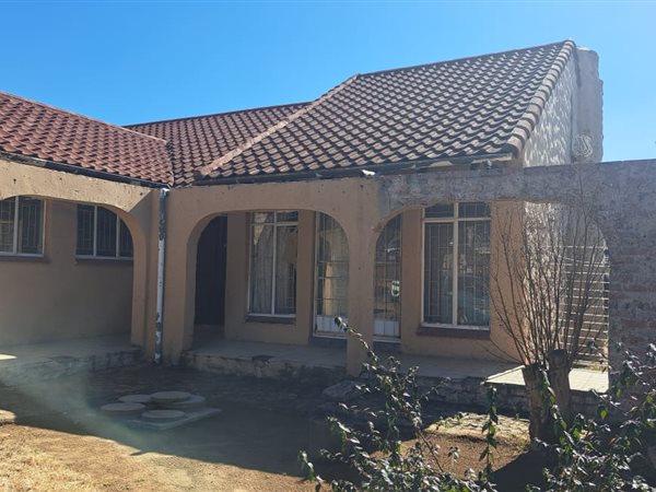 13 Bedroom House 13 Bedroom House
